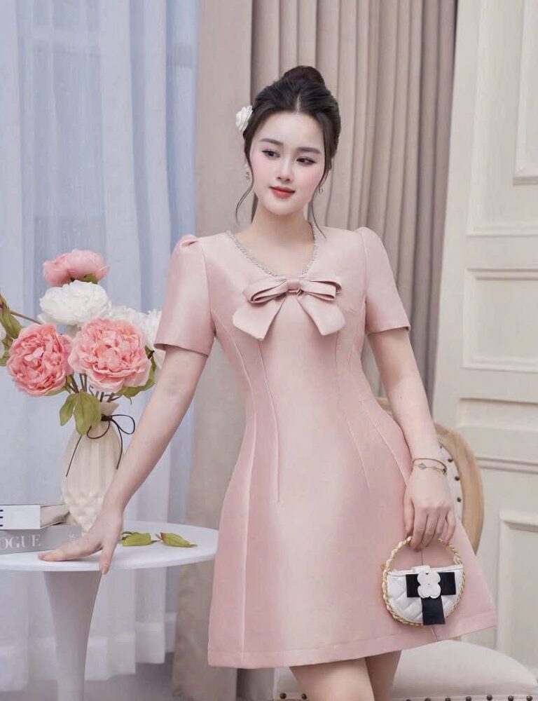 Đầm xèo dáng ngắn cổ V đính nơ