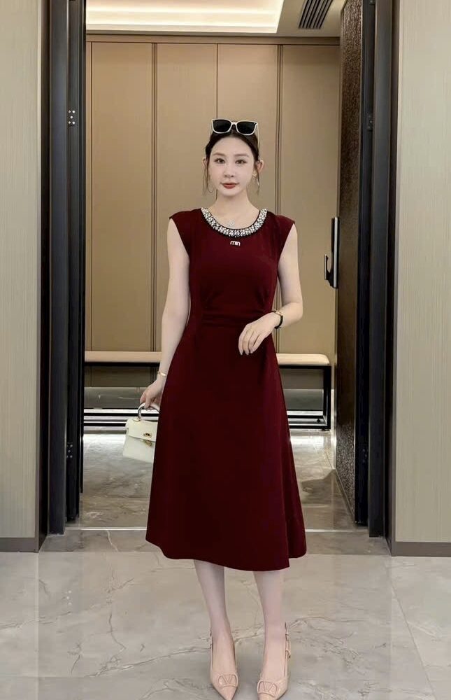 Đầm xoè QCCC đính đá sang chảnh