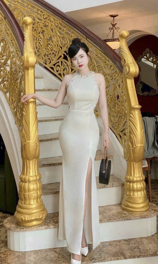 Đầm maxi cổ yếm